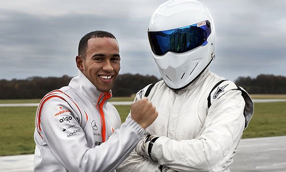 Lewis Hamilton junto al misterioso piloto de pruebas Steve
